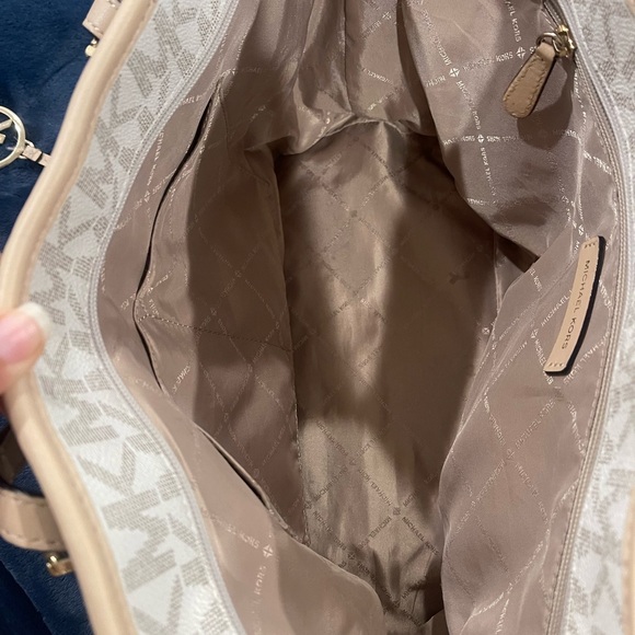 Michael Kors Cream and Tan Logo Tote - Picture 2 of 4